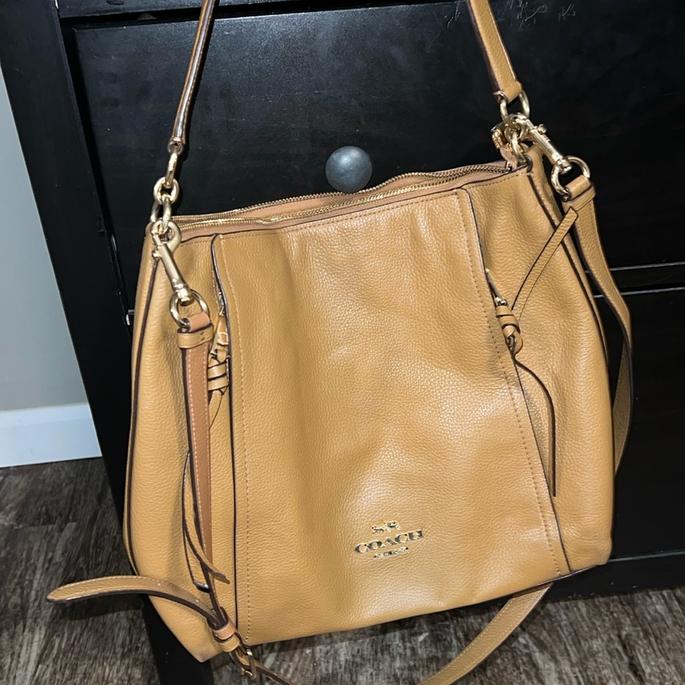 Coach cross body or shoulder bag
